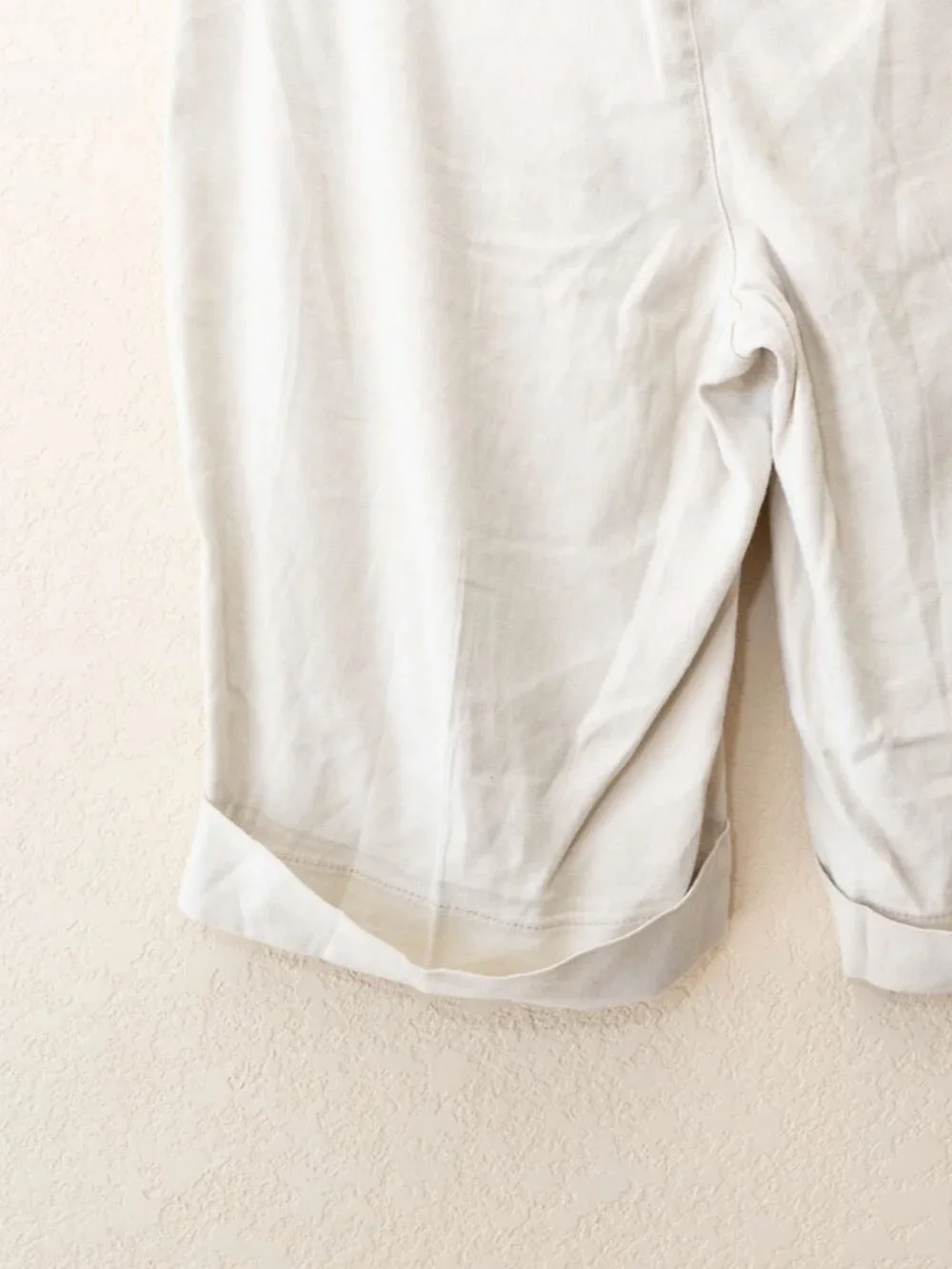 NYDJ Bermuda Shorts Womens 6 Beige Linen Blend Cuffed Lift Tuck Stretch